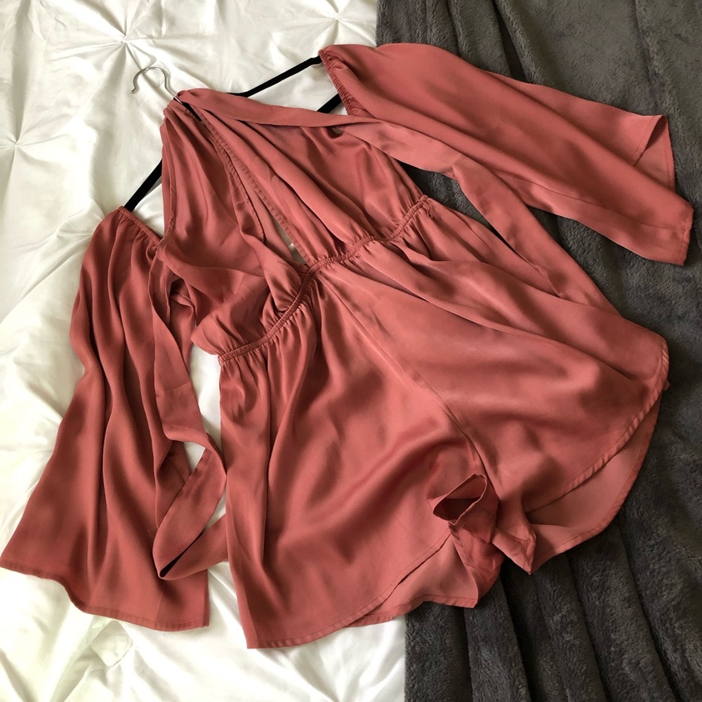Satin romper Size: L Forever 21